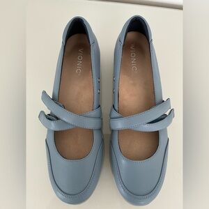Vionic  Cala Adjustable Mary Jane SlipOn Lady 9 B